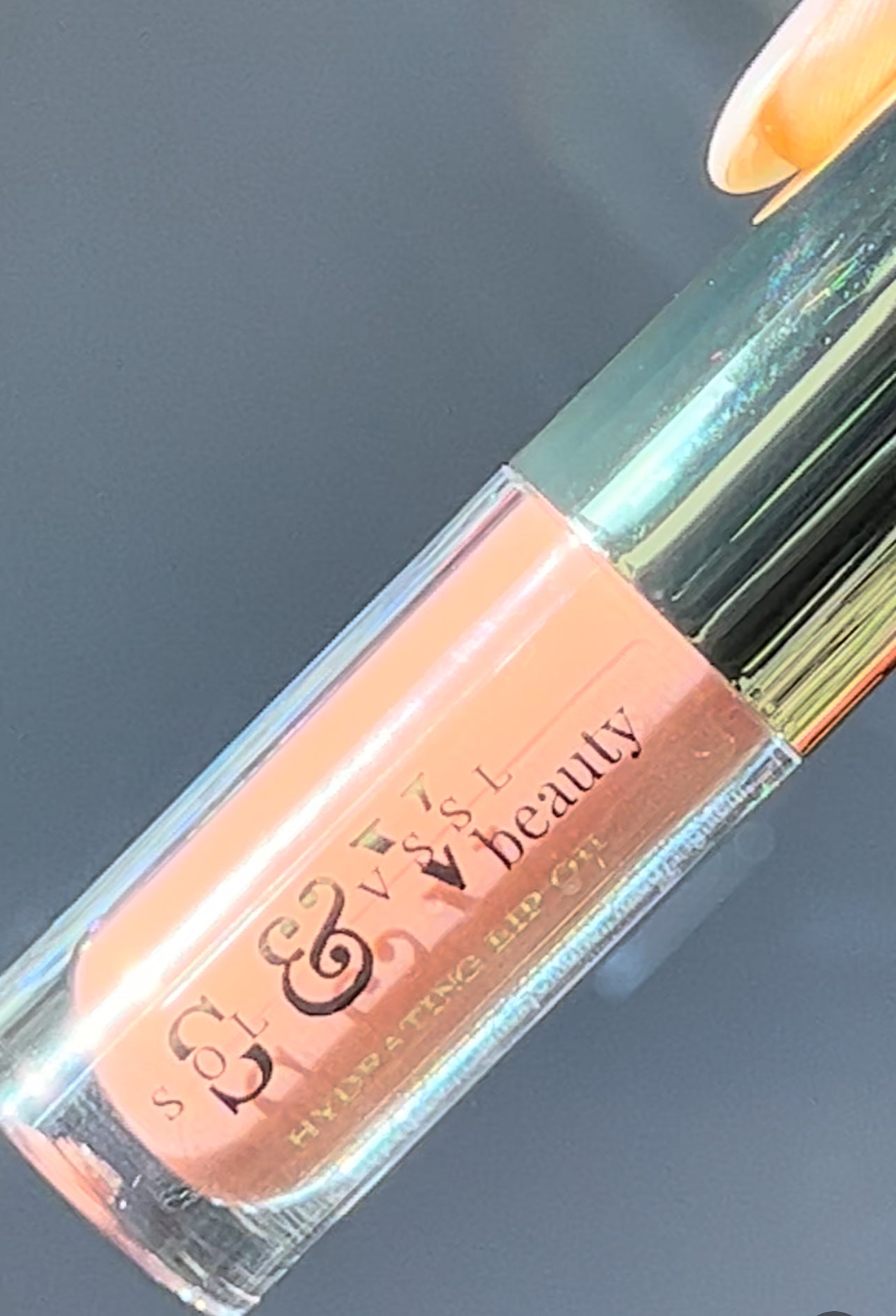 TINTED HYDRATING LIP OIL