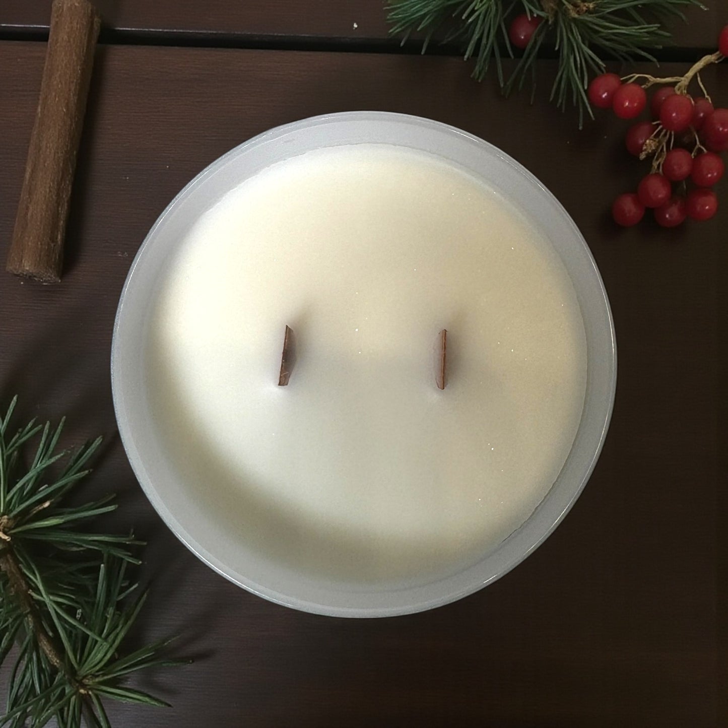 MISTLETOE | Crisp Pine + Cinnamon + Earthy Musk